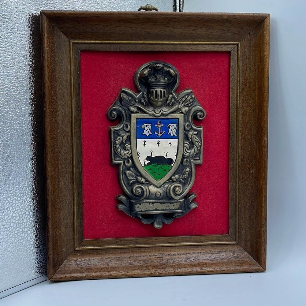 Vintage coat of arms picture by Canterbury Arms N.Y.